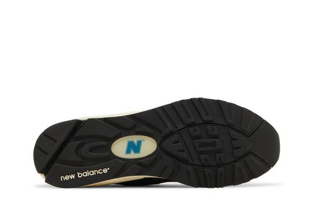 Кроссовки New Balance Teddy Madenb 990 V2