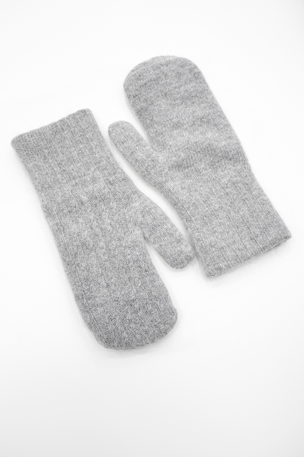 Варежки В420-03 серые