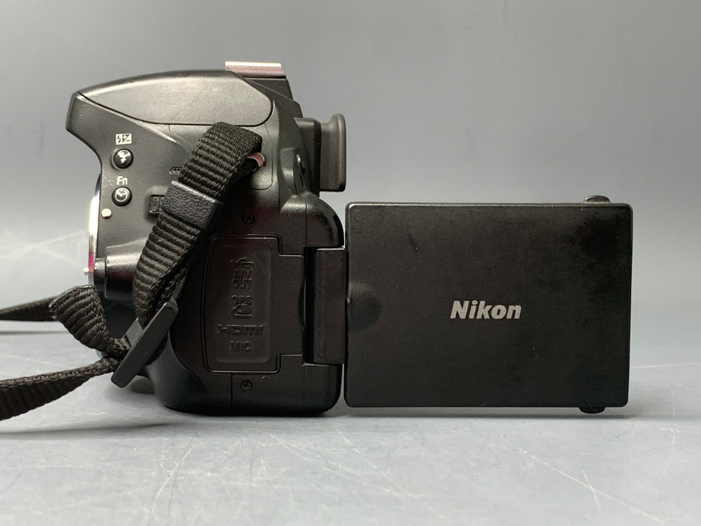 Nikon D5100 Kit 18-55mm 3.5-5.6G VR 11506 Кадров