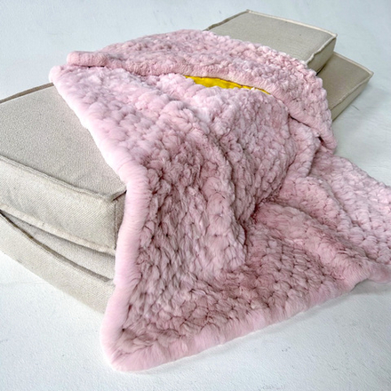 Вязаный детский плед из натурального меха рекс "Корона" 120х80 см (розовый)