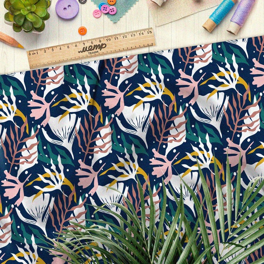 Ткань таффета разноцветные водоросли на синем фоне