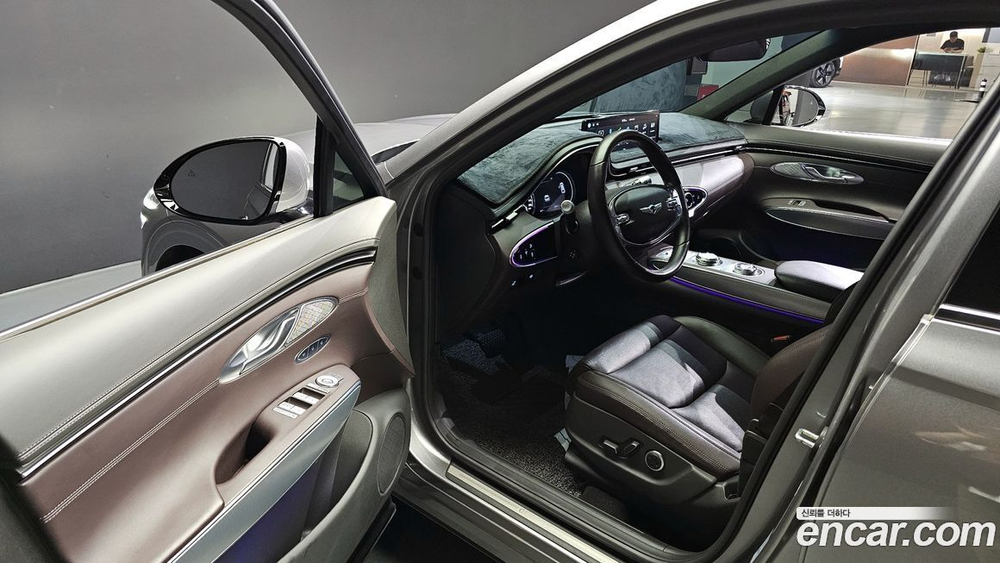 Genesis GV70 2.5T Бензин 2WD (07.2021)