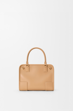 Loewe Маленькая сумка Amazona 180 из мягкой телячьей кожи, бежевый