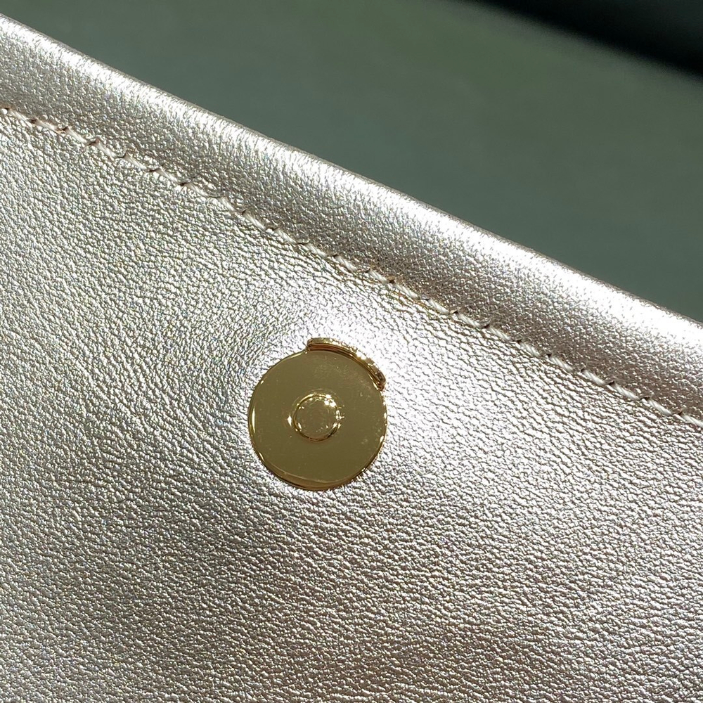 YSL Mini Nolita 18 cm