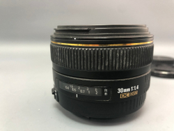 Sigma 30mm 1.4 Canon