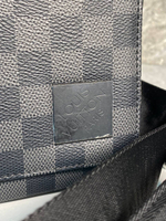 Сумка-мессенджер Louis Vuitton