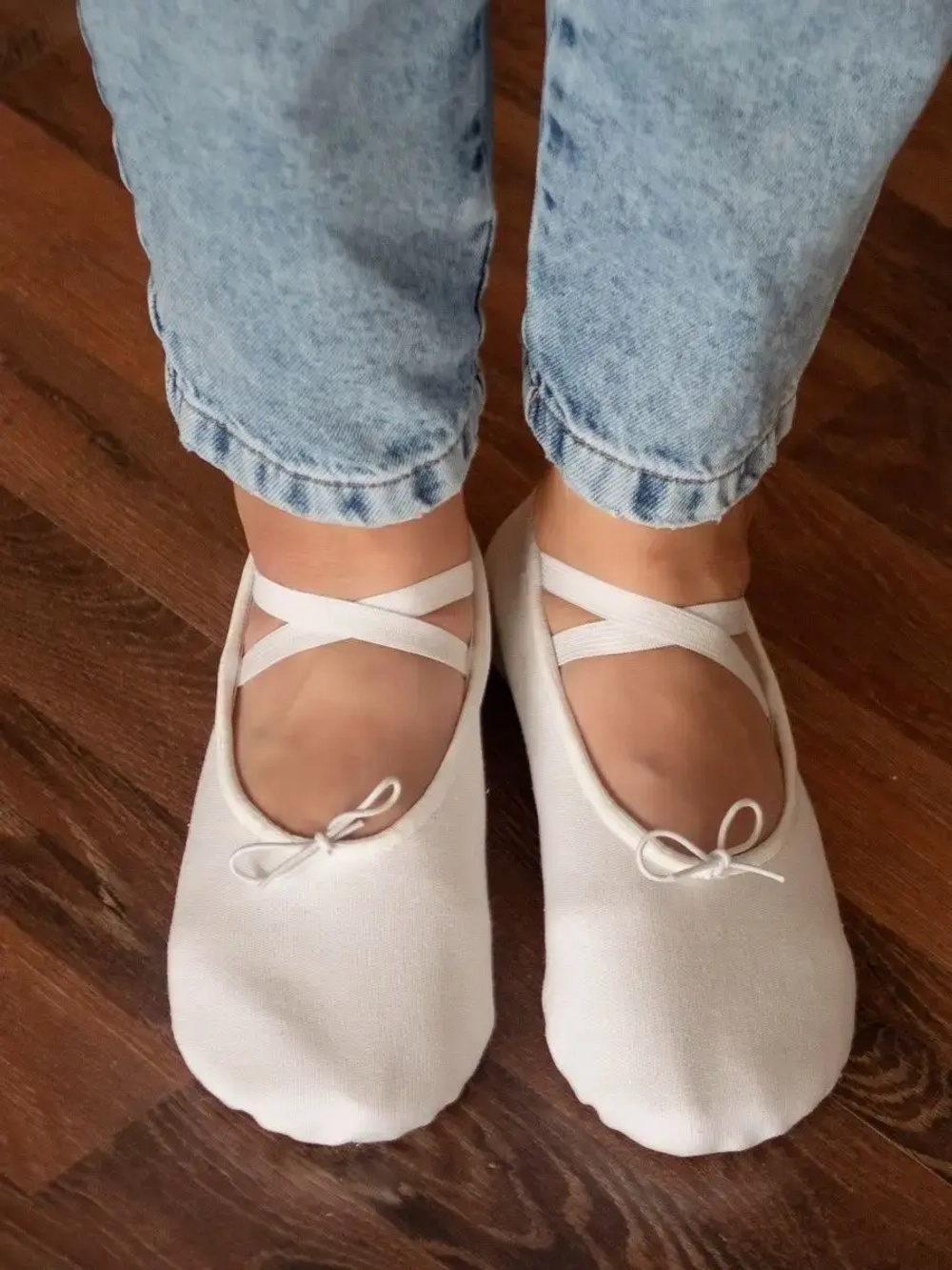 Балетки для танцев и гимнастики на резинке, белые