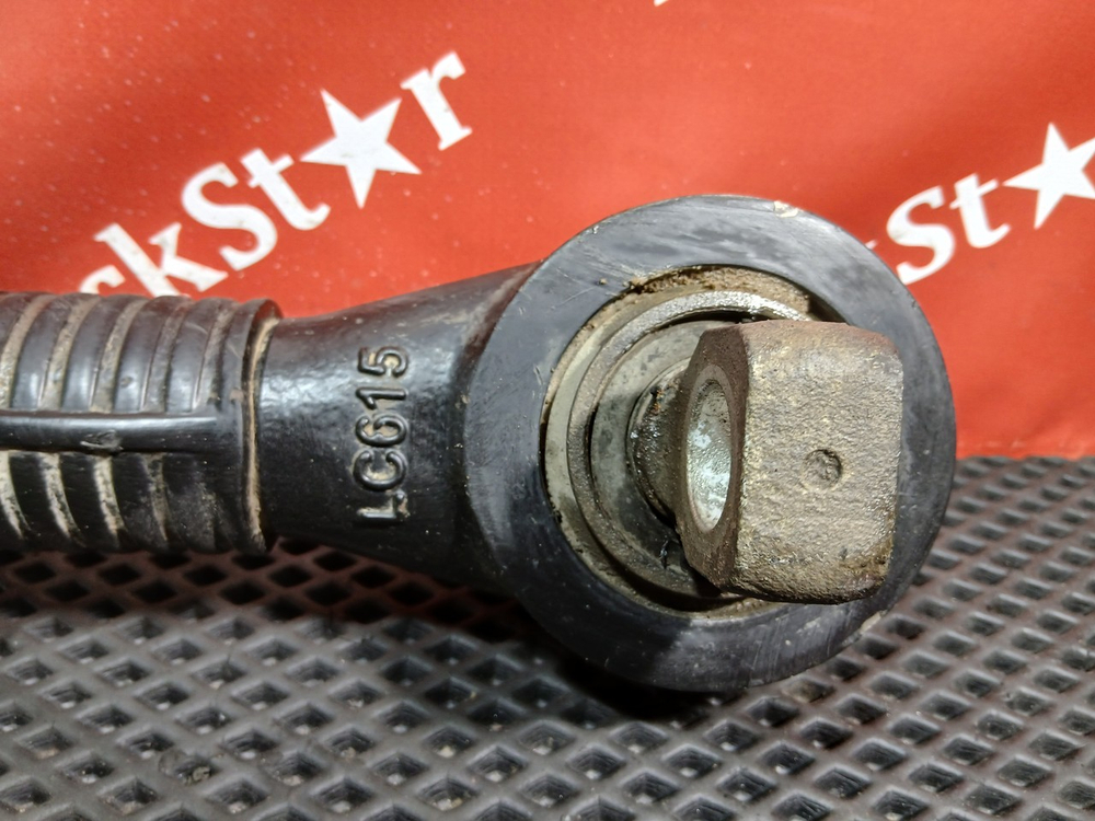 Тяга реактивная задняя