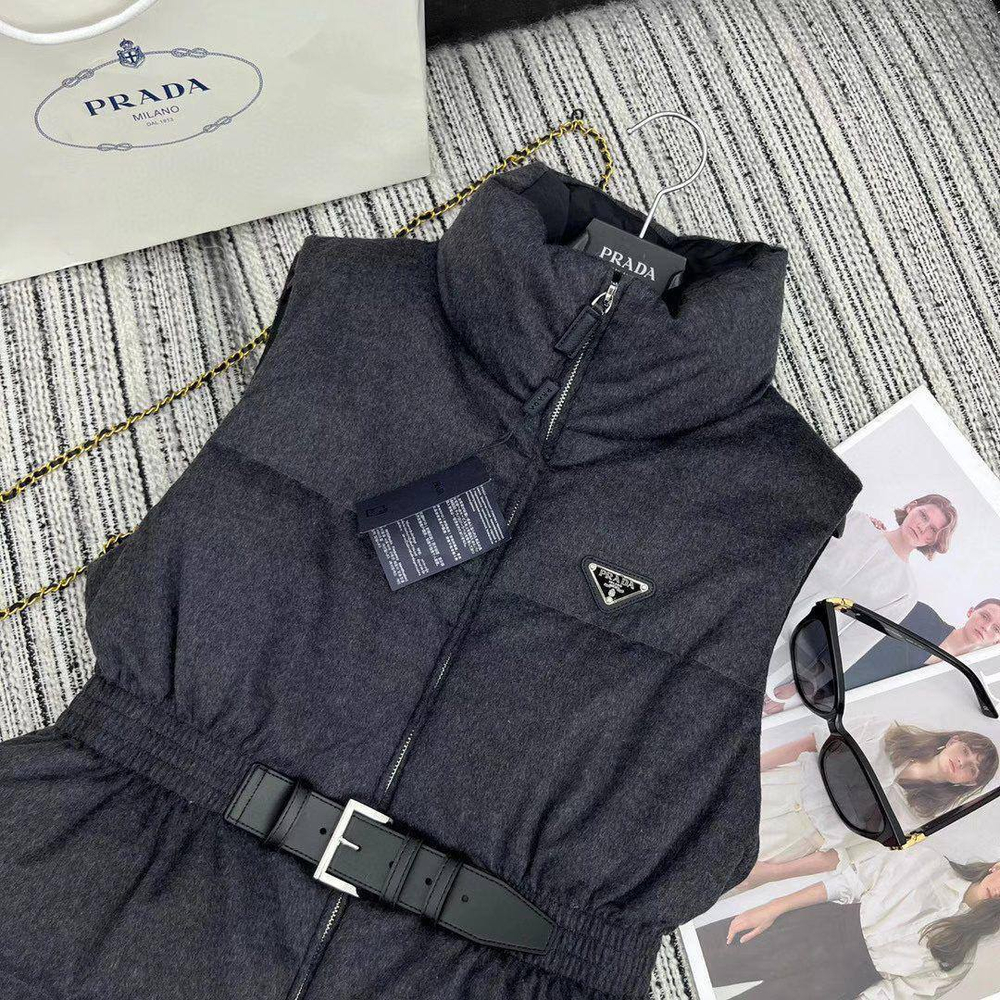 Жилет Prada