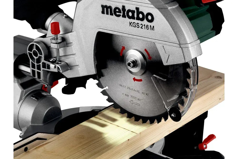 Торцовочная пила Metabo KGS 216 M с протяжкой