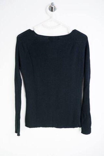 Джемпер с блестящей ниточкой, визуально на 42 размер