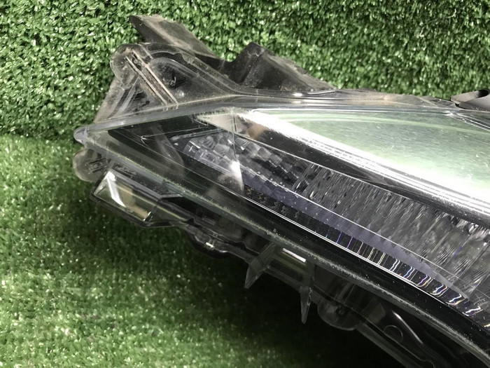 Фара левая Toyota C-HR (2019-2023) LED