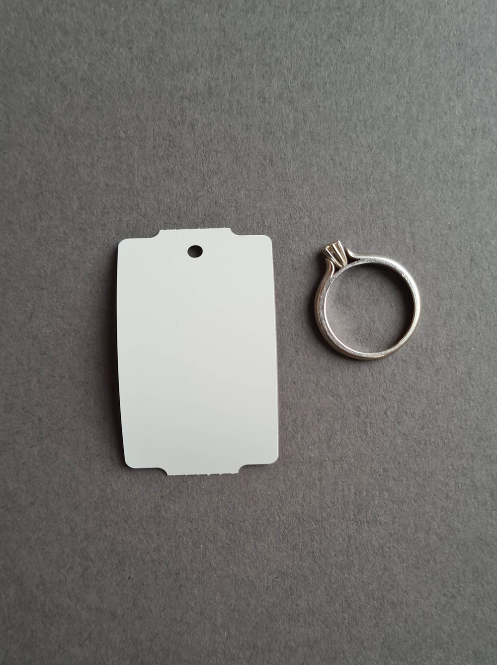 Ювелирные бирки 30х50,8 мм. Толщина 180 мкм. Синтетические нервущиеся для термотрансферной печати.