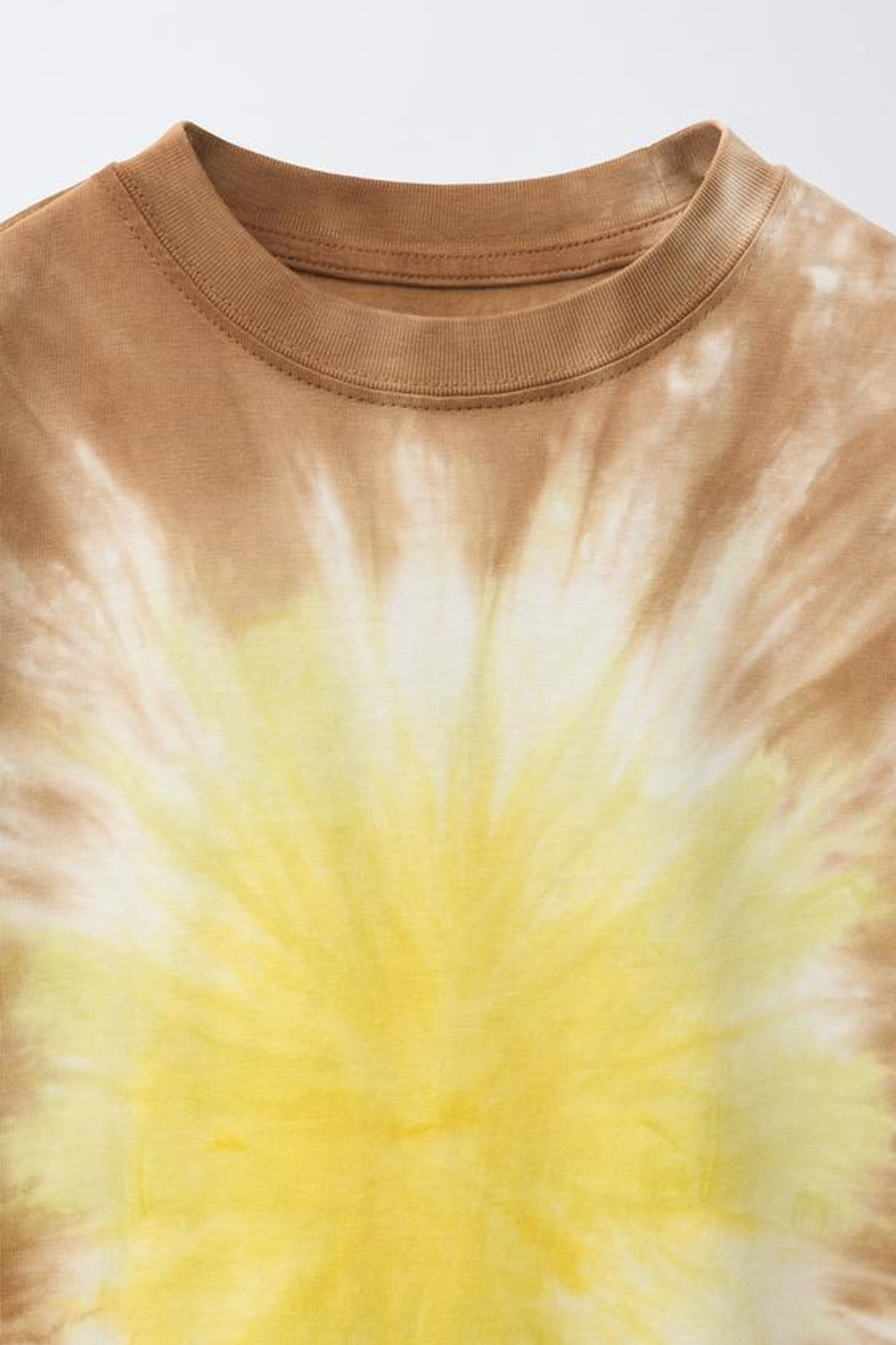 ZARA ФУТБОЛКА TIE DYE, КОРИЧНЕВЫЙ