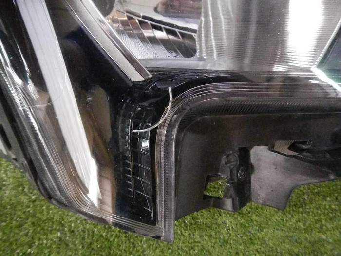 Битая Фара правая Kia Rio 4 (2020-н.в.) галоген