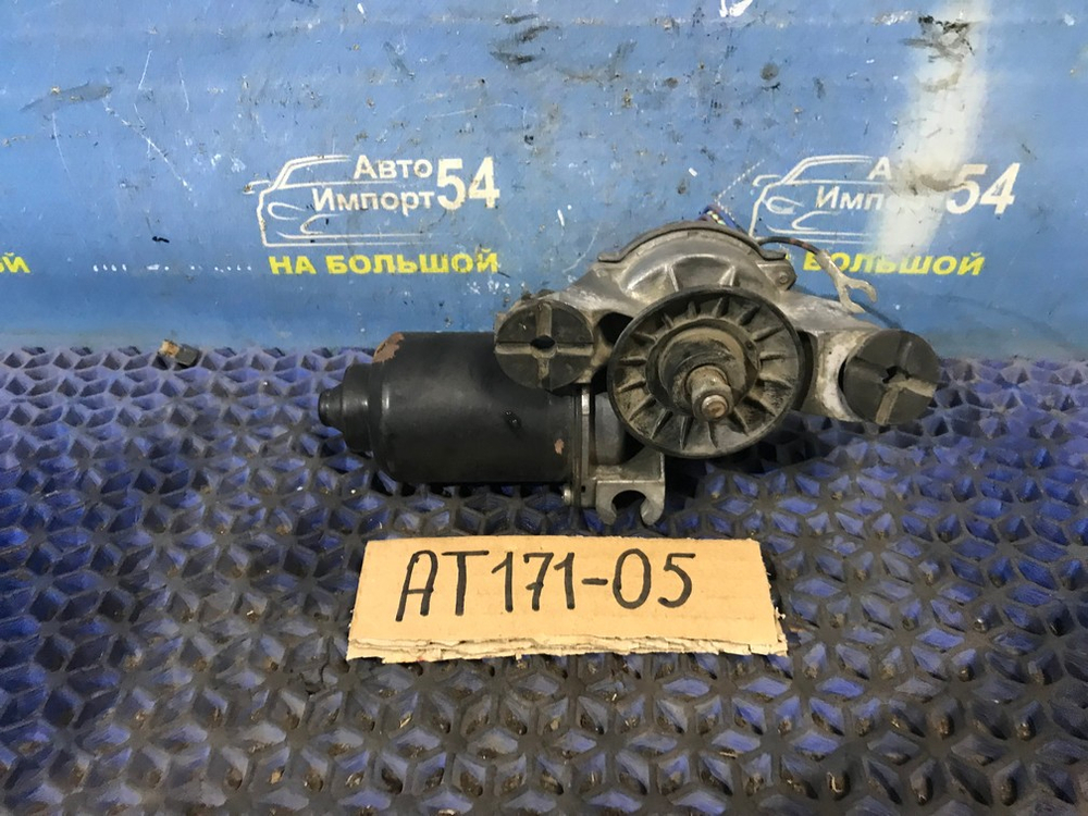 Моторчик переднего дворника TOYOTA CARINA 1990