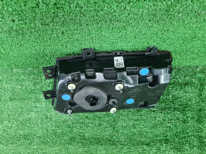 Фонарь левый внутренний Genesis GV80 (2020-2023)