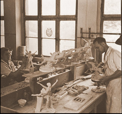 Фарфоровая статуэтка "Огненный всадник" (Feuerreiterin). Фарфор, глазурь. Валлендорф. до 1953 г.