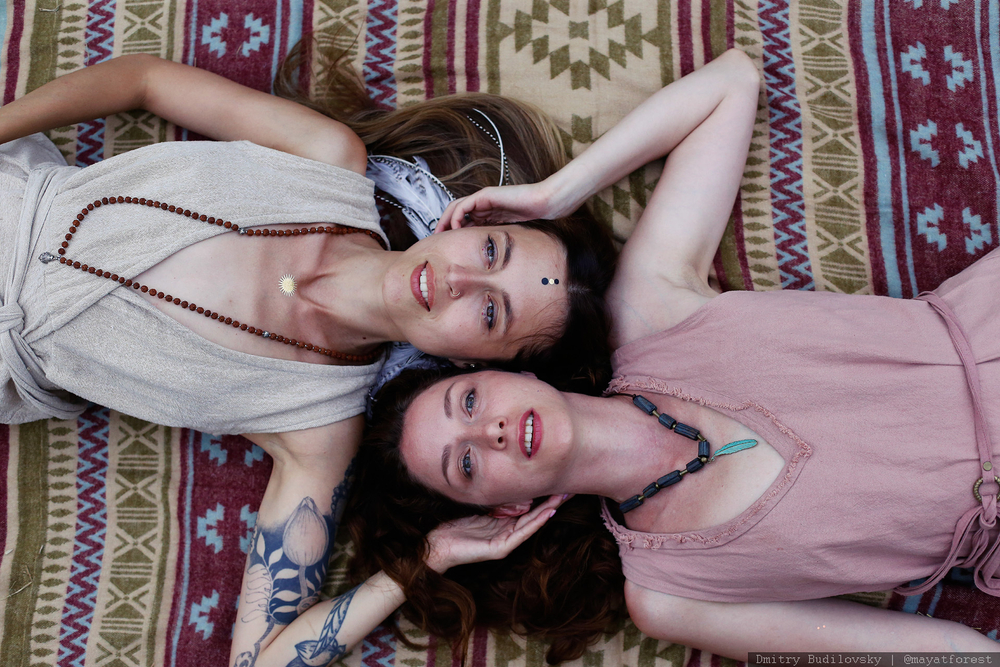 Теплый палантин с орнаментом