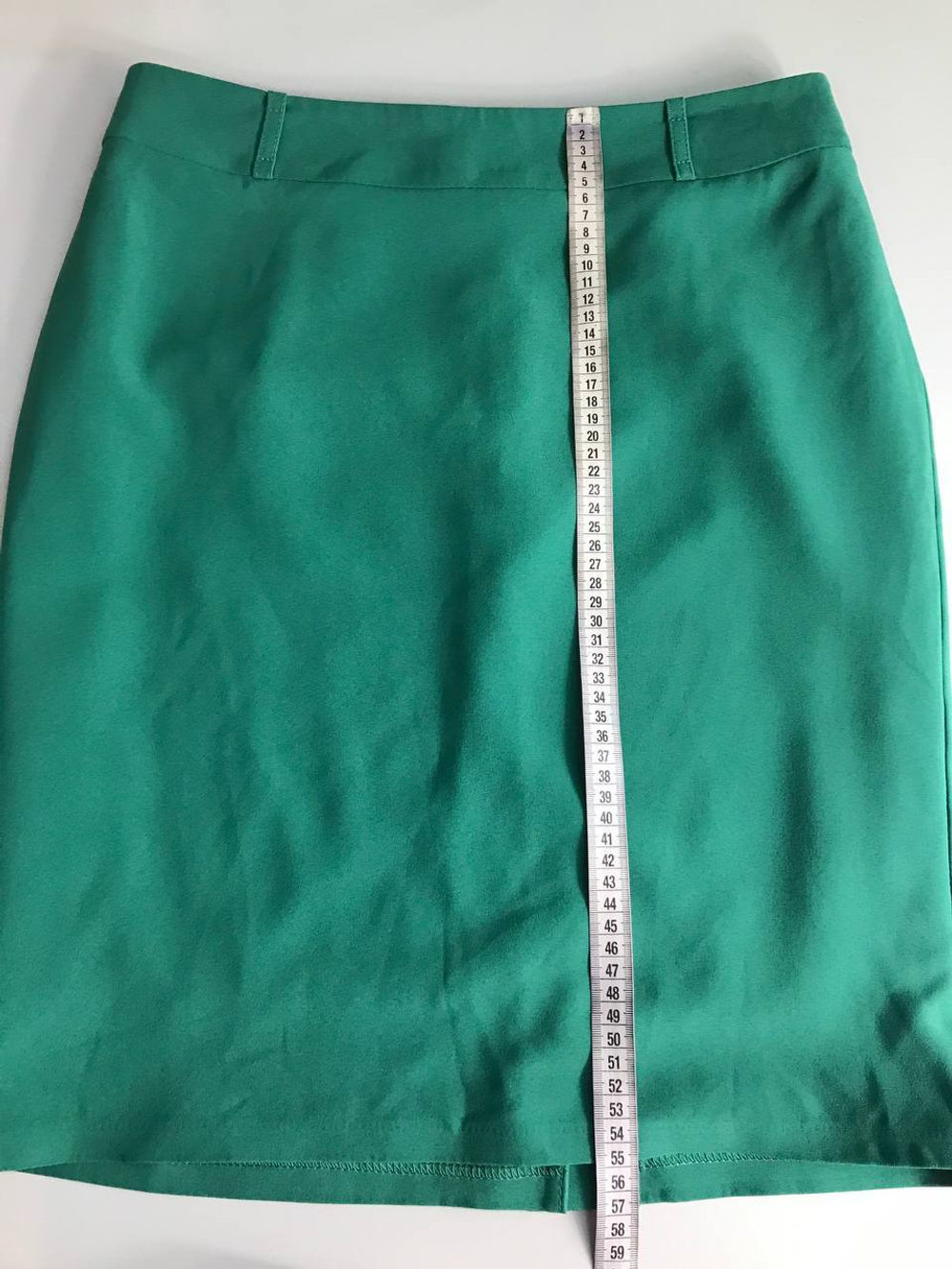 Юбка по фигуре в достаточно необычном оттенке 48 размер