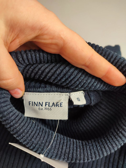 Свитер Finn Flare базовый 44 размер