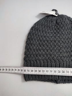 Шапка вязаная на 7-14 лет, новая