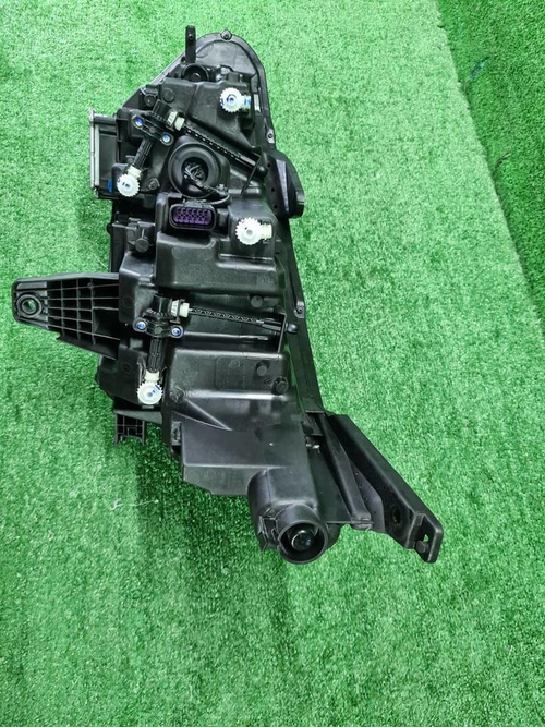Фара правая Faw Besturn T77 (2018-н.в.) LED