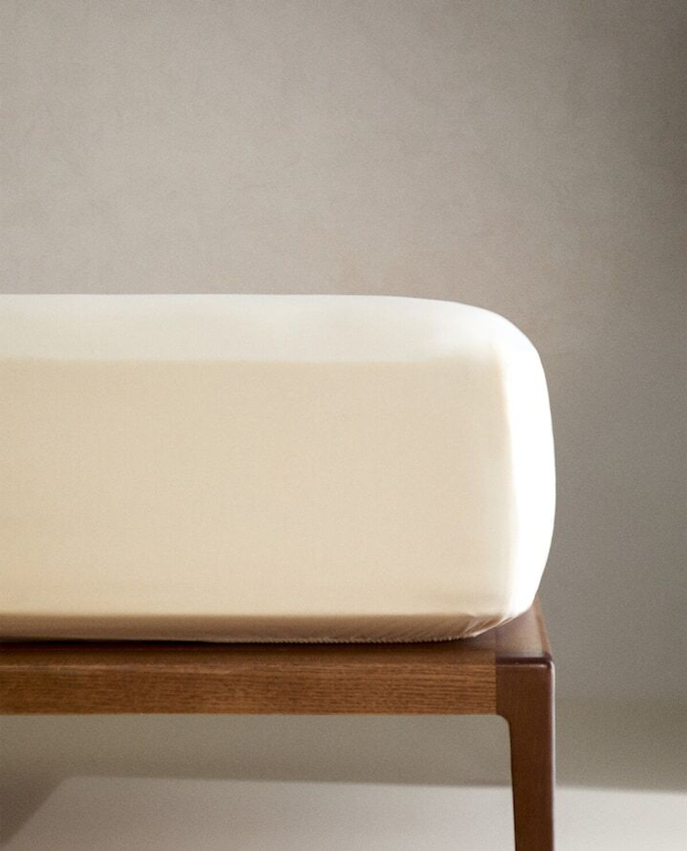 ZARA HOME (200 НИТЕЙ) НАТЯЖНАЯ ПРОСТЫНЯ ИЗ ХЛОПКА ПЕРКАЛЬ, ЖЕЛТЫЙ