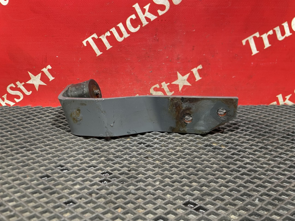 Кронштейн глушителя