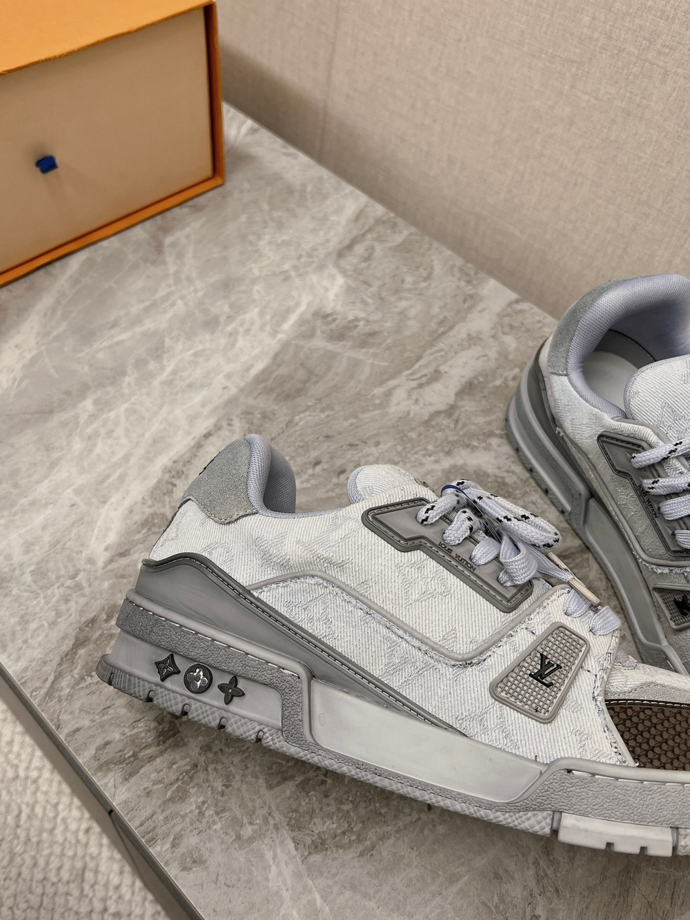 Louis Vuitton Trainer (5 colors)