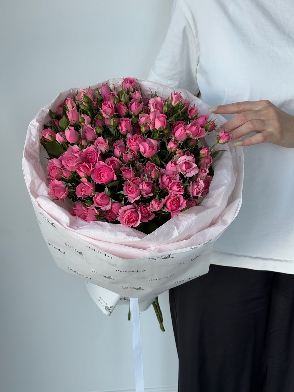 Букет моно из кустовых роз 15 шт