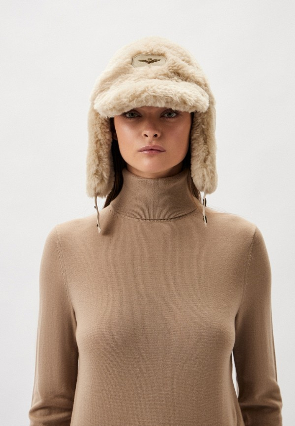 Шапка-кепка жен. Aeronautica 1190 бежевый мех