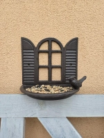 Кормушка для птиц уличная