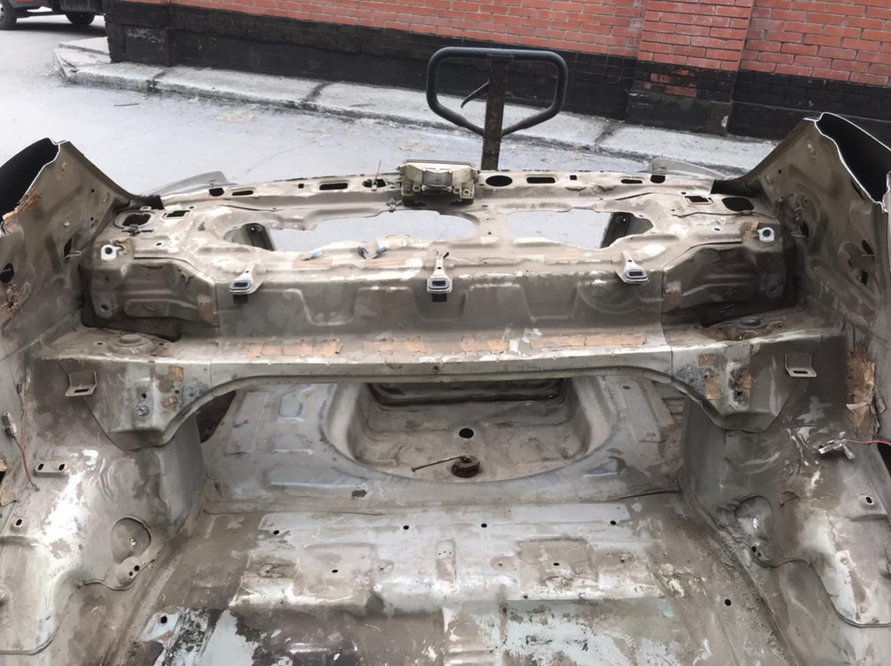 Панель задняя между задними крыльями TOYOTA CORONA 1993