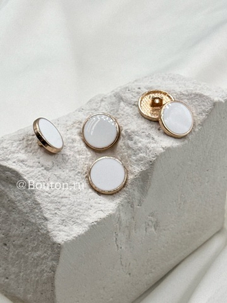 Пуговицы золотистые плоские с белой эмалью