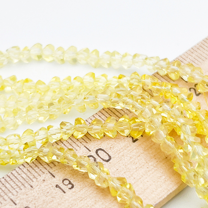 Бусина Треугольник, стекло, цвет желтый, размер около 3*4 мм, цена за нить 38 см
