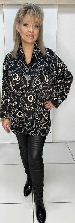 Нарядная туника-блузон с красивым фасоном и подвеской