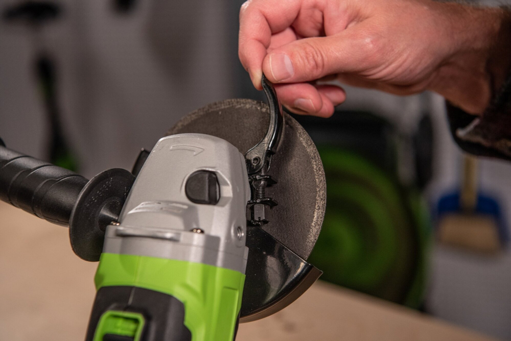 Аккумуляторная УШМ Greenworks GD24AG (3200207), 125 мм, без аккумулятора