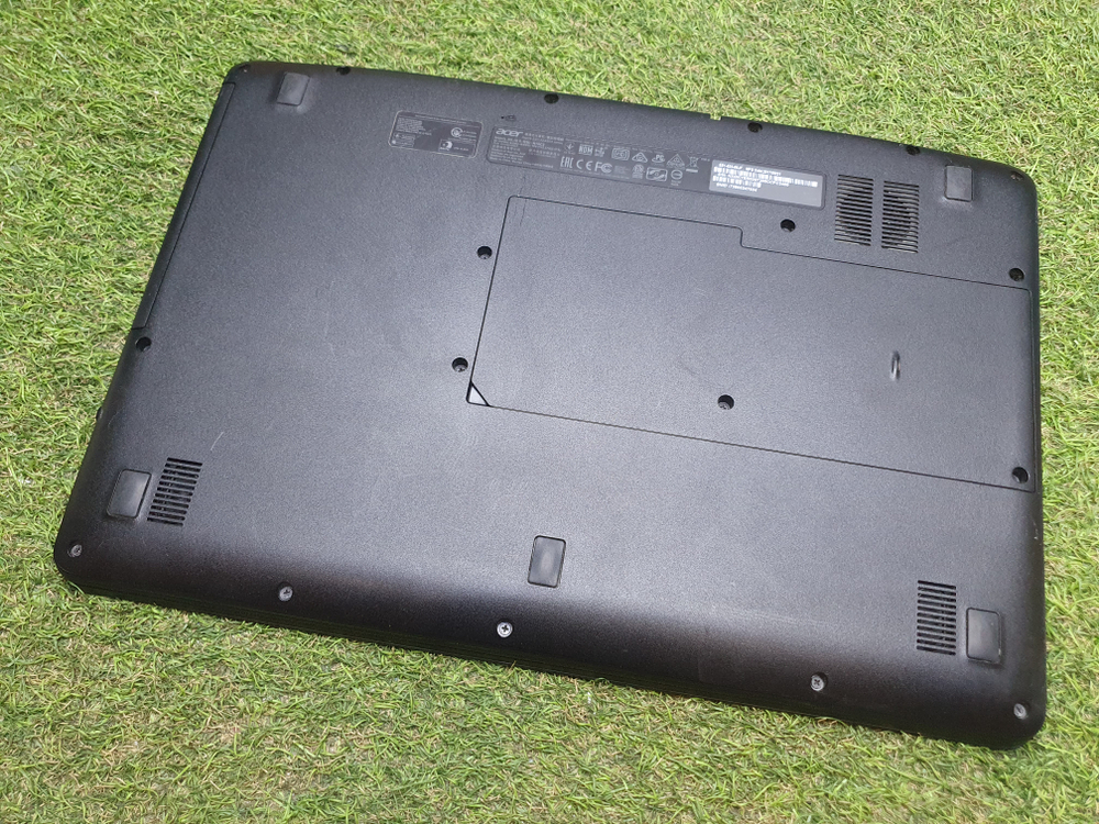 Ноутбук Acer A8/6Gb/FHD/Aspire ES1-523