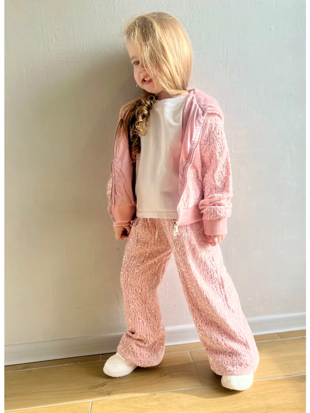 Костюм спортивный велюровый с пайетками