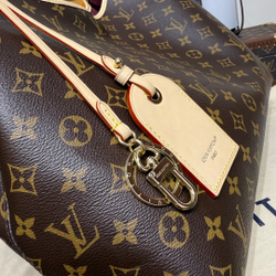 Louis Vuitton Again