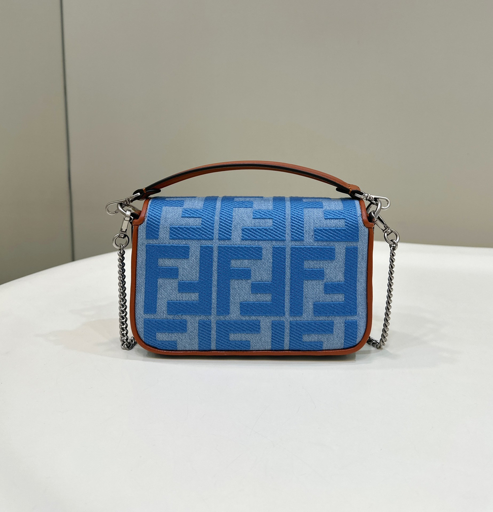 Fendi Baguette 19 cm