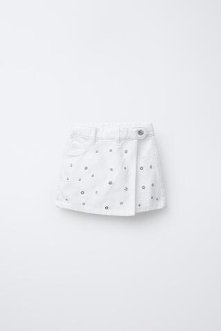 ZARA ЮБКА-ШОРТЫ С ЛЮВЕРСАМИ, БЕЛЫЙ