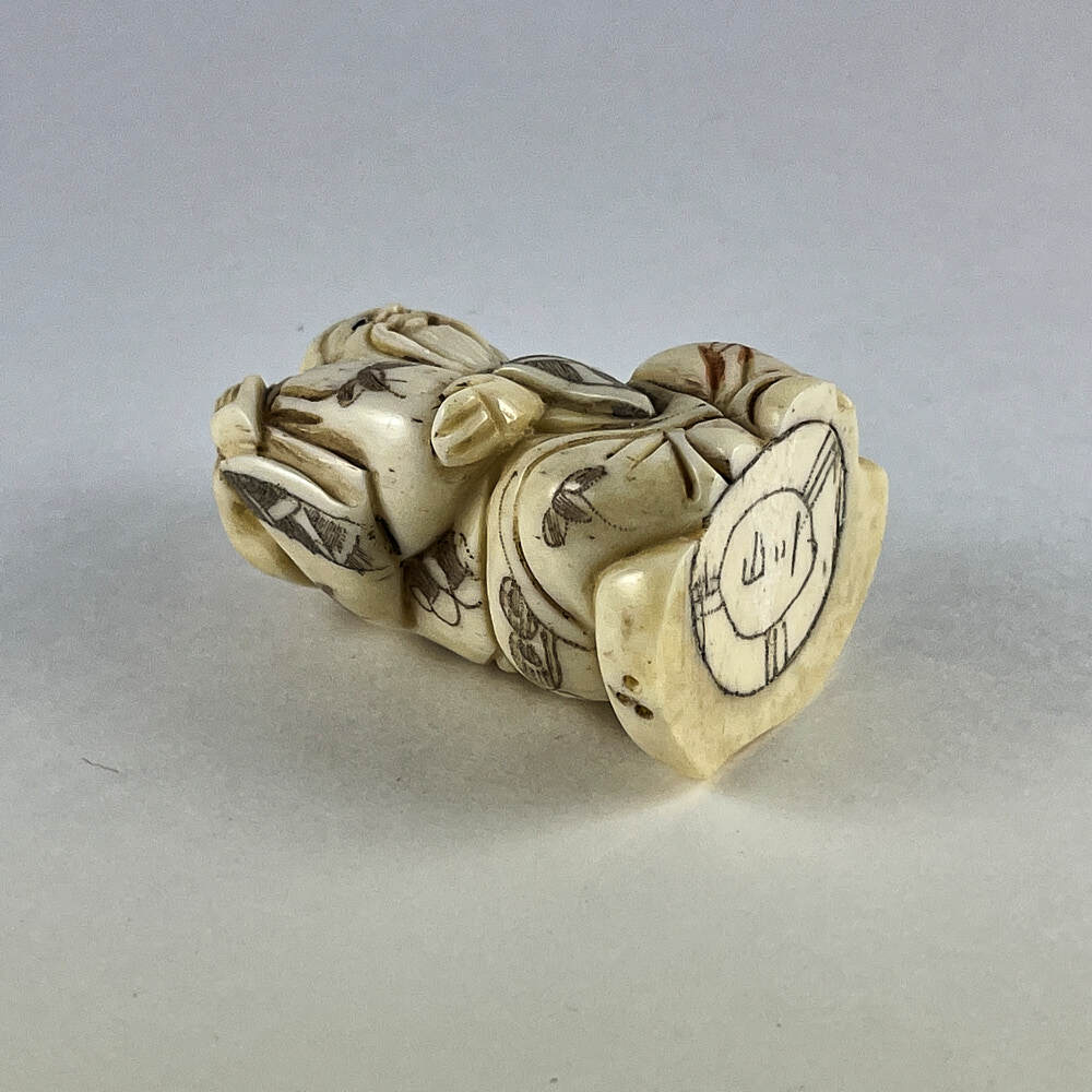 Статуэтка нэцкэ Монах с мешком риса