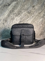 Сумка-мессенджер Louis Vuitton