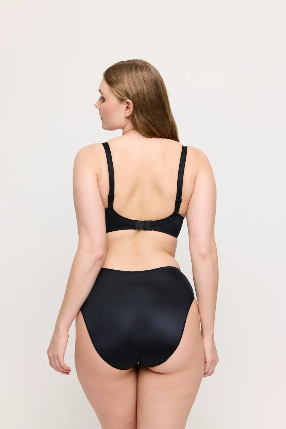 PRIMADONNA SATIN Бюстгальтер бесшовный полная чаша, черный