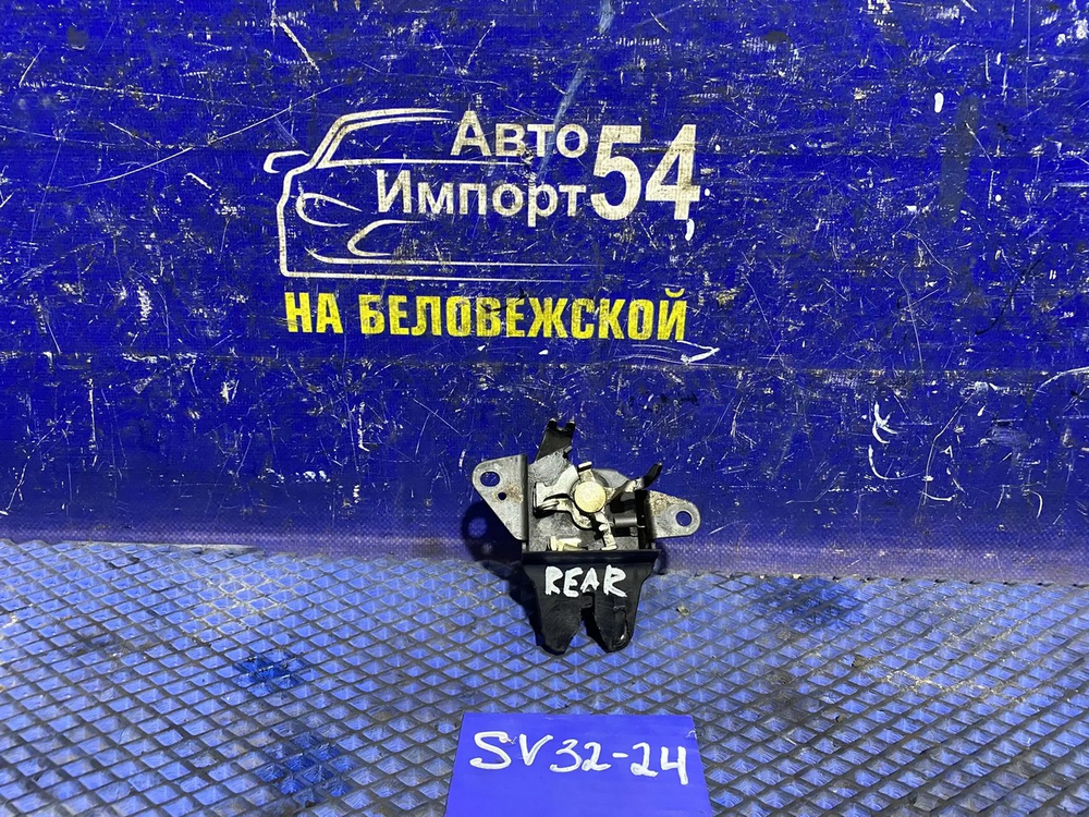 Замок багажника TOYOTA CAMRY 1993