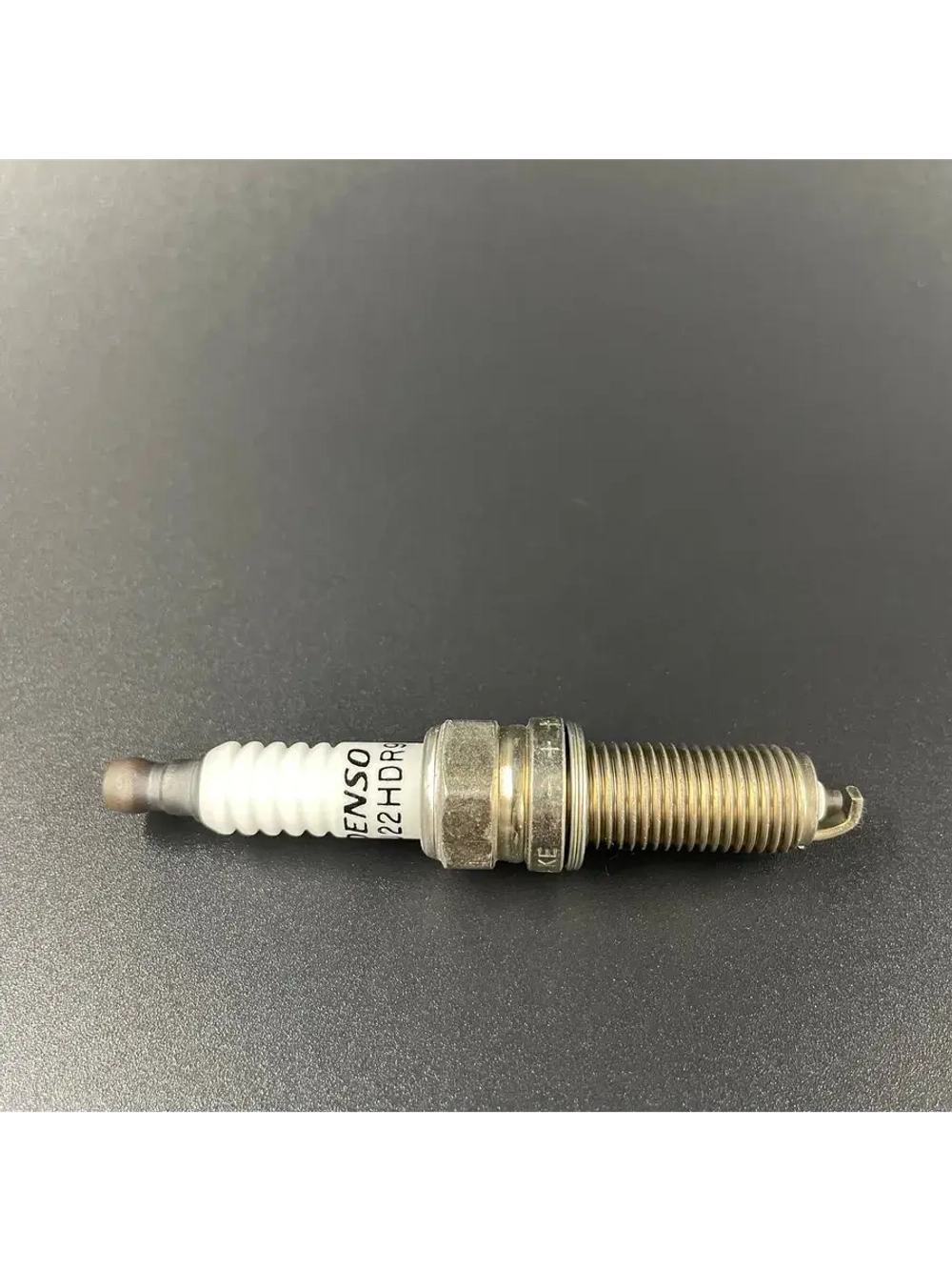 Cвеча XU22HDR9 (1643 LKR7E)