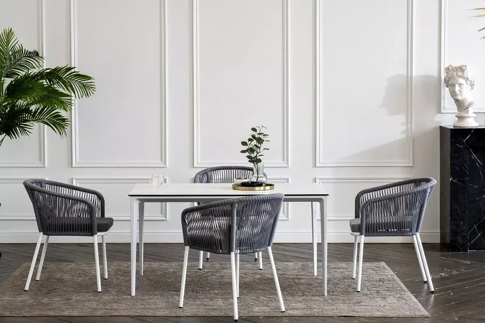 "Малага" обеденная группа на 4 персоны со стульями "Марсель", каркас белый, роуп светло-серый