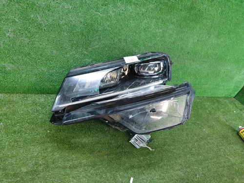 Битая Фара левая Skoda Karoq (2017-2021) LED